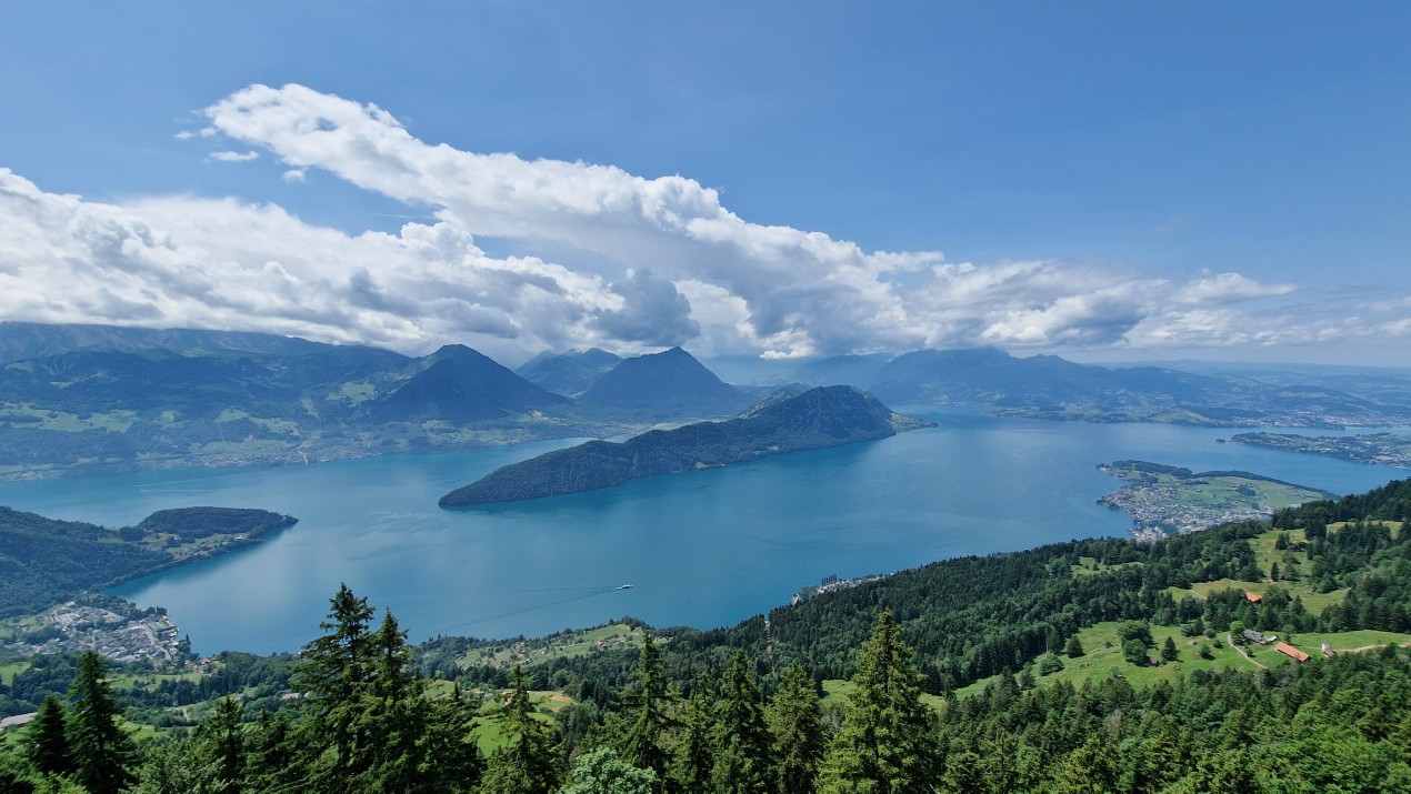 Hiking from Brunnen to Mount Rigi